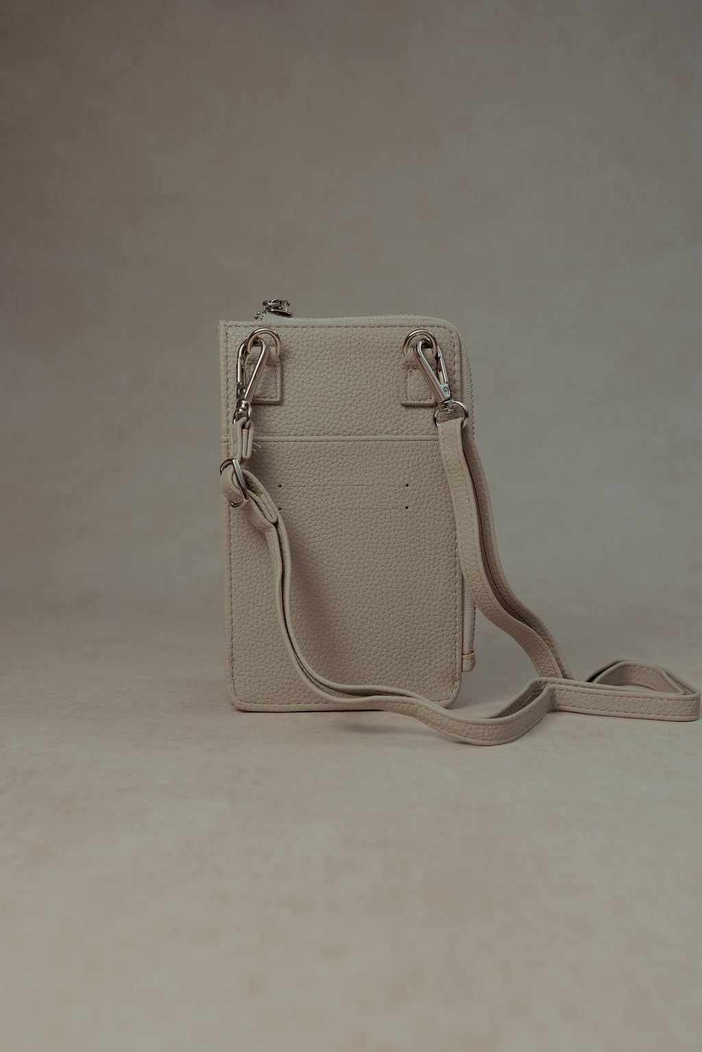 Bolsa gris para celular