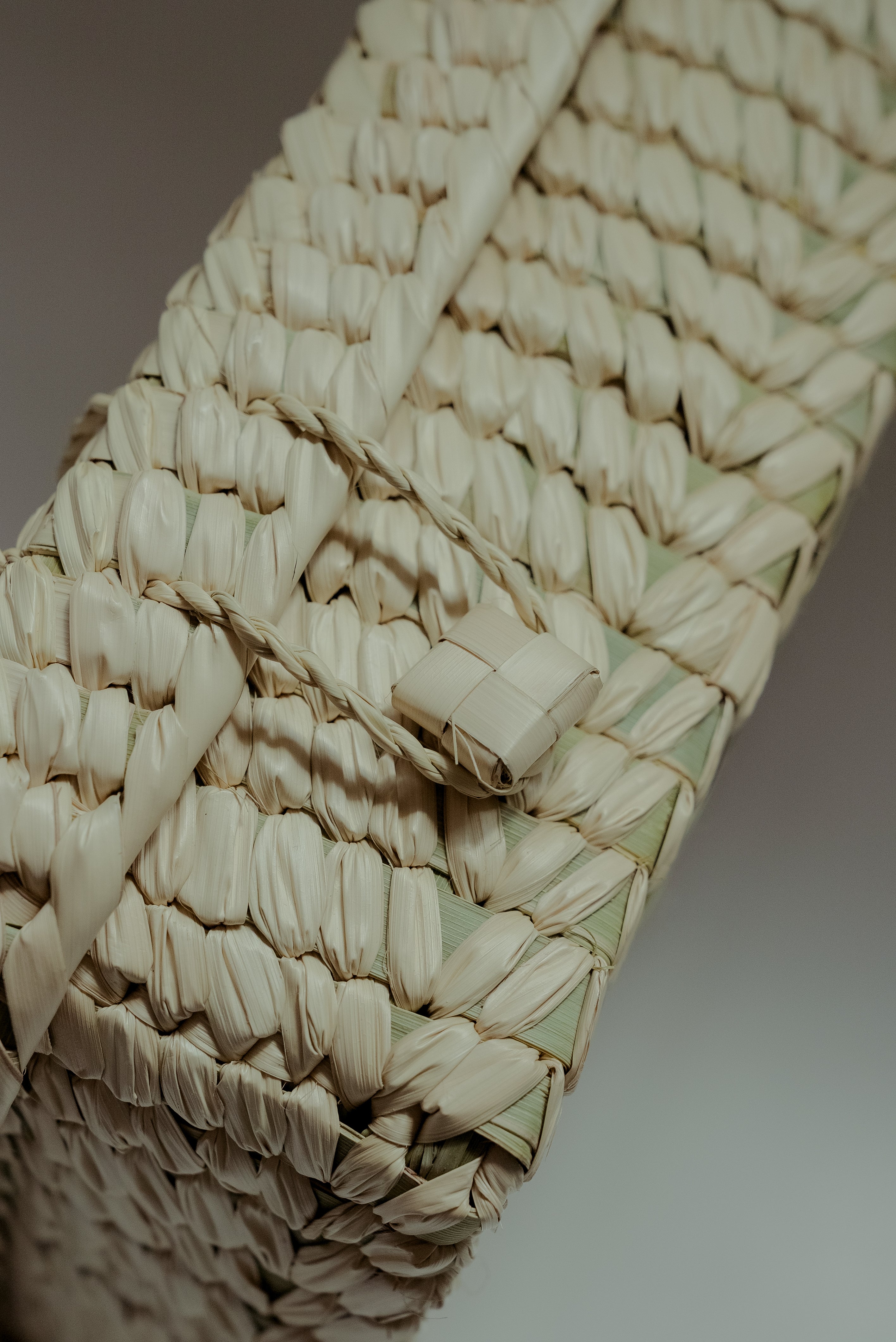 Caja con tapa mediana