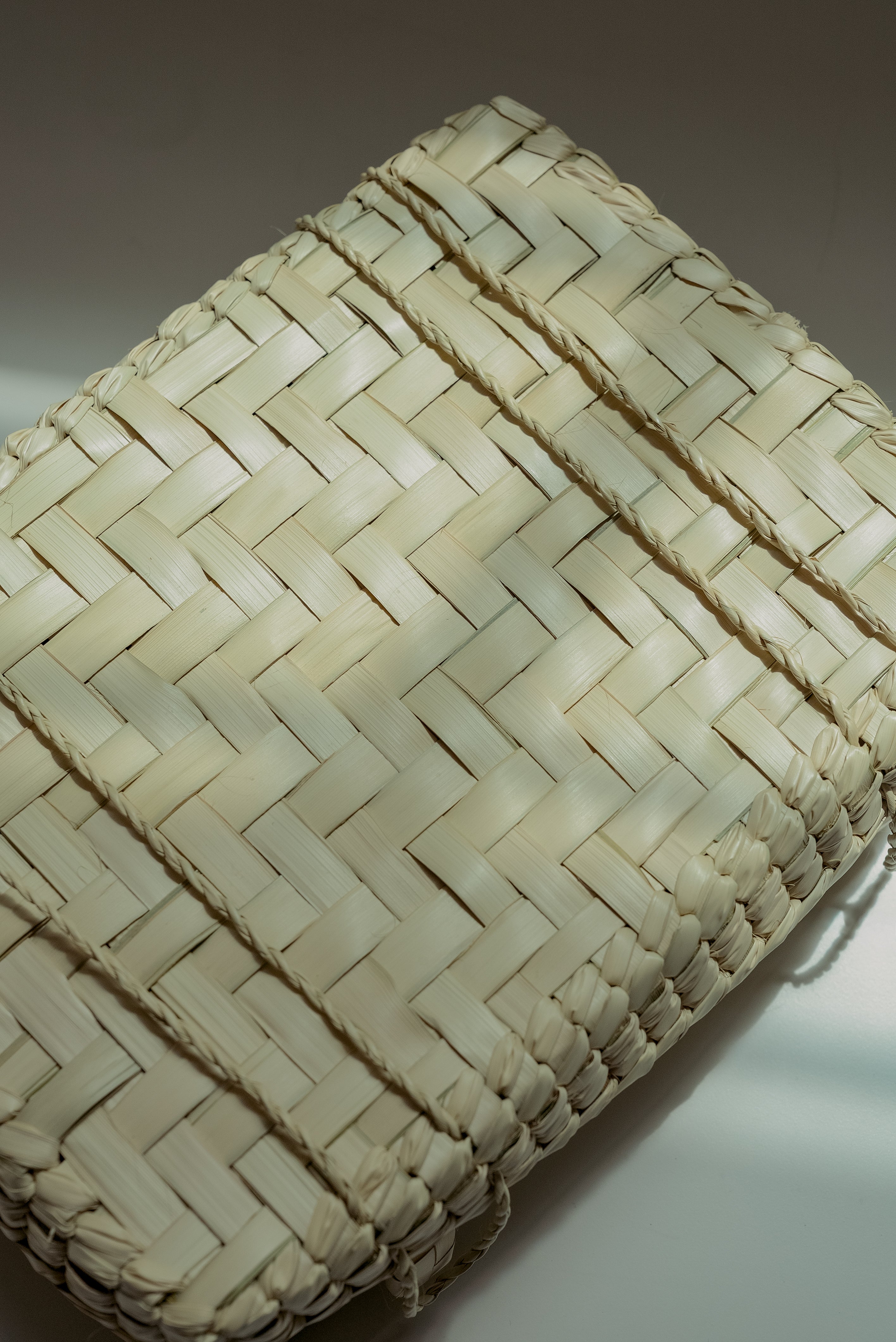 Caja con tapa mediana