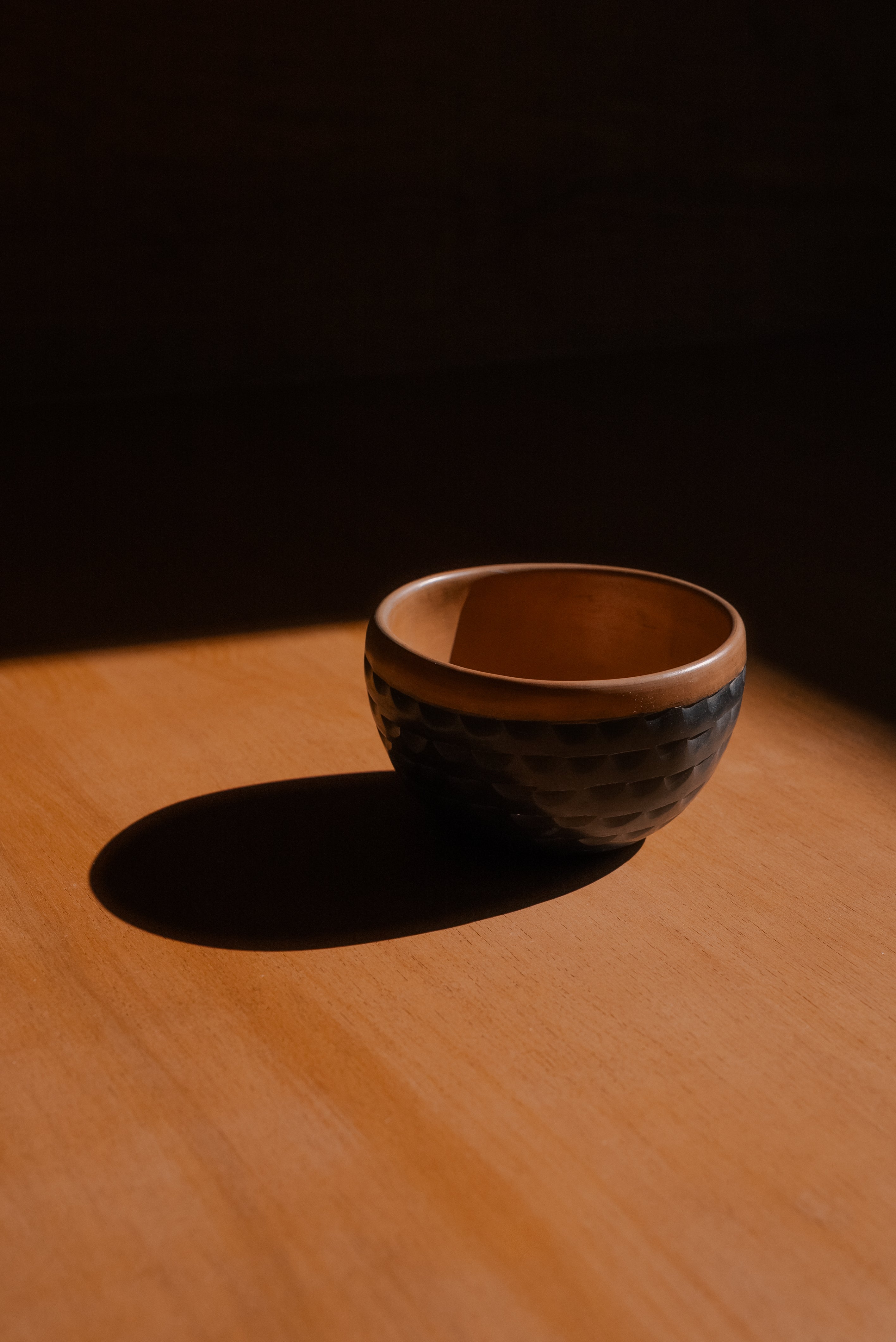 Tazón Amelia piña con engobe negro