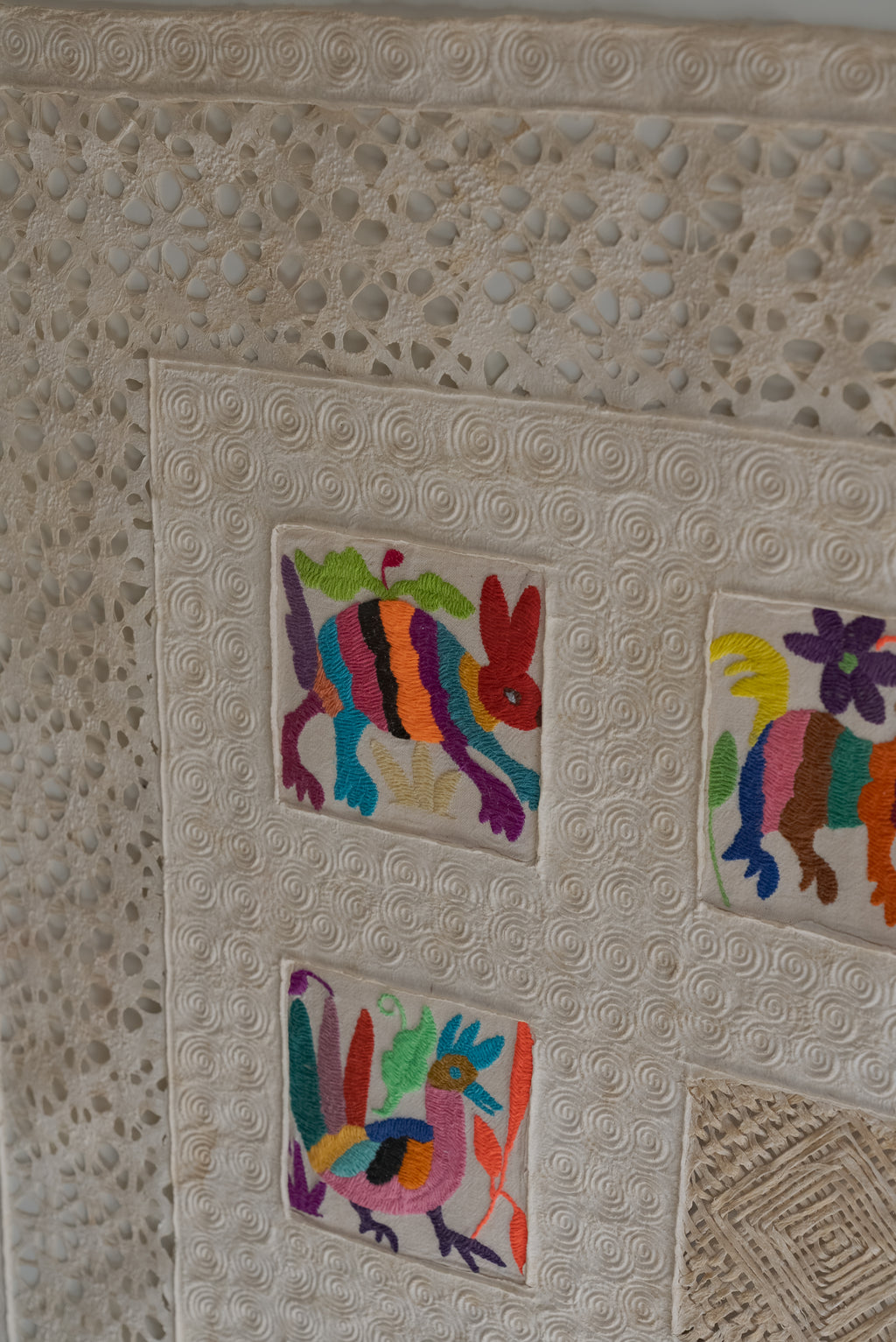 Cuadro papel amate con bordado vol.12