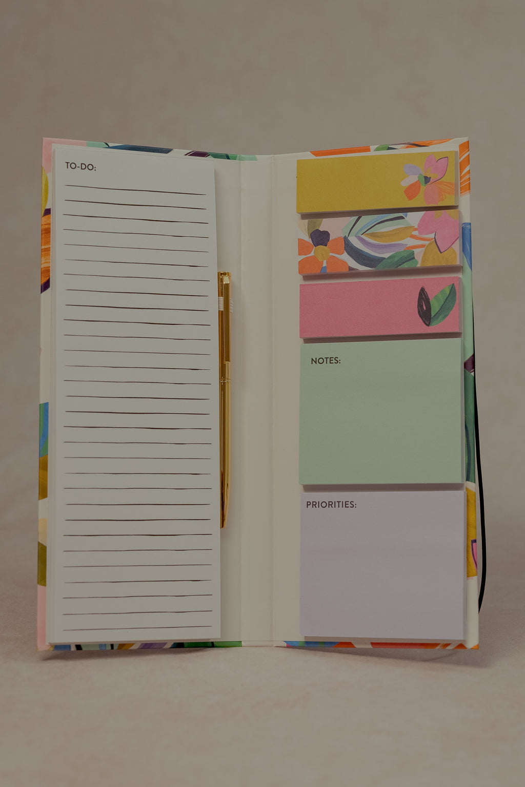 Libreta con pluma