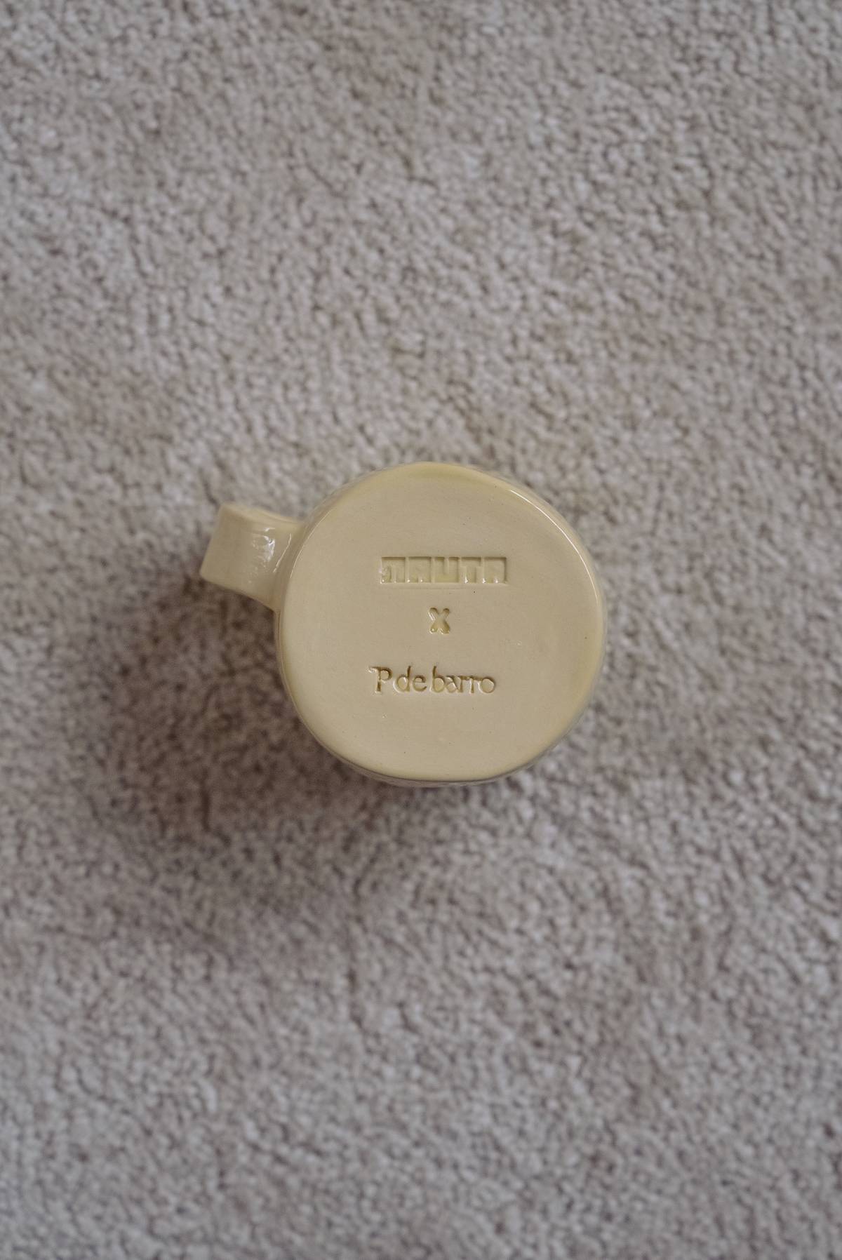 Taza cerámica amarilla