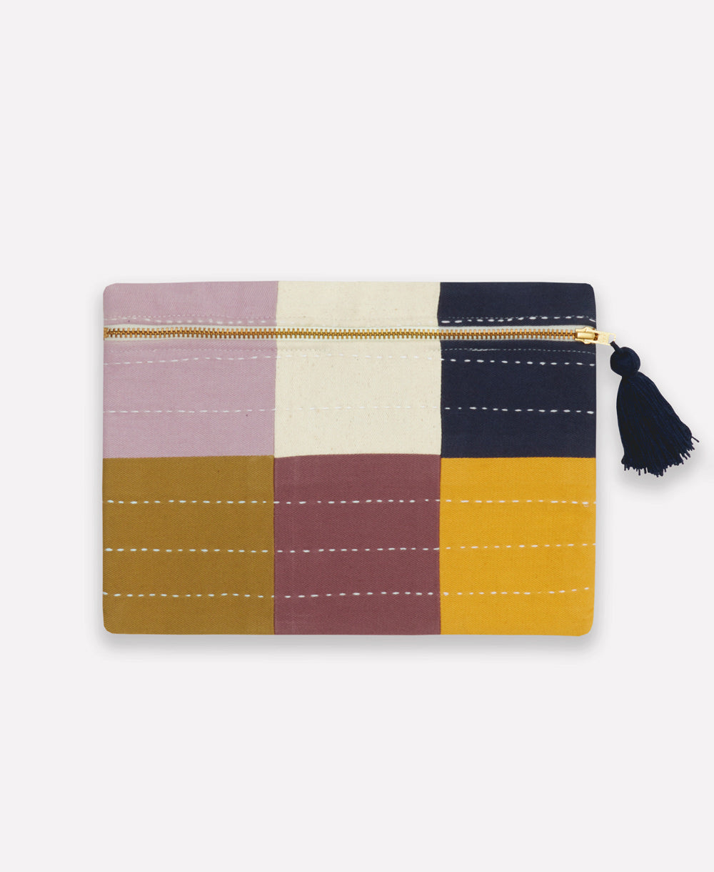 Pouch Checkered Lilac, detalle del estampado