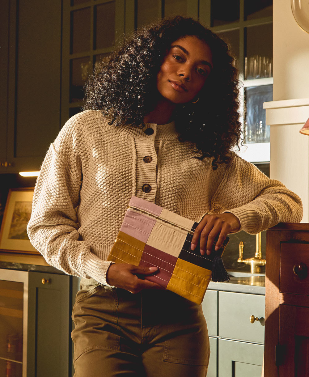 Pouch Checkered Lilac en una cocina
