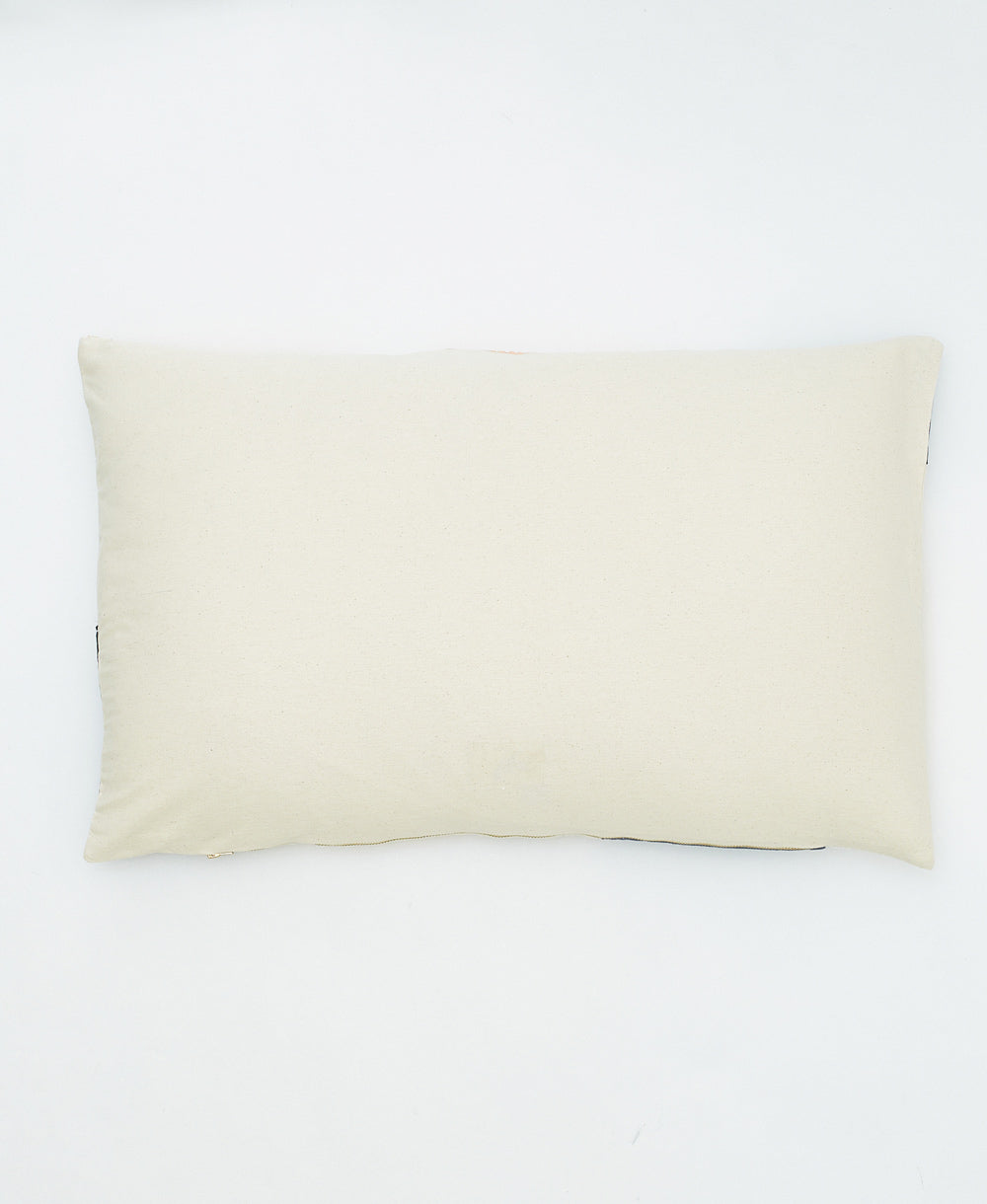 Reverso blanco natural del cojín lumbar Petal