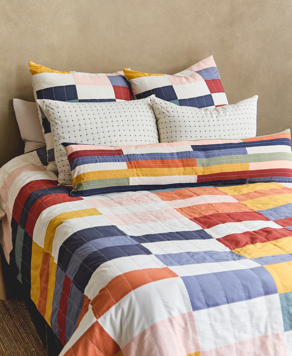 Cojín lumbar largo Rainbow con colcha patchwork