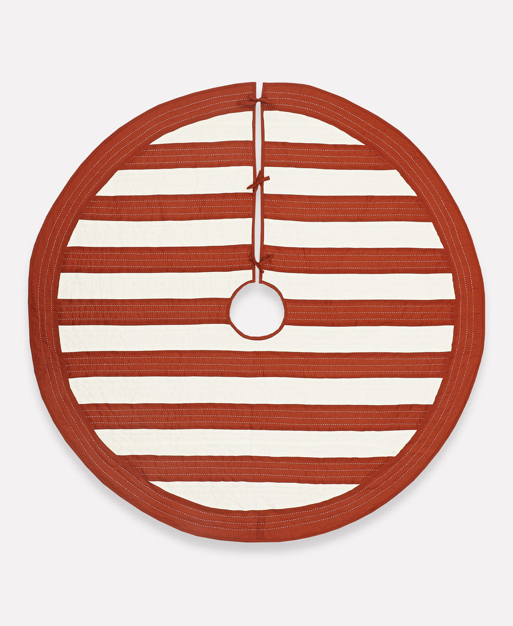 Cubre pie de árbol con rayas bordadas, rojo óxido y blanco, Anchal Project